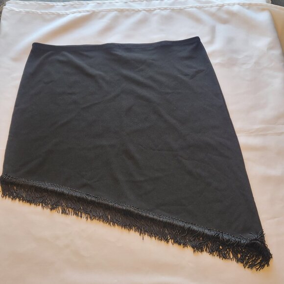 Fringe‎ Asymmetrical Black Skirt - Picture 3 of 6